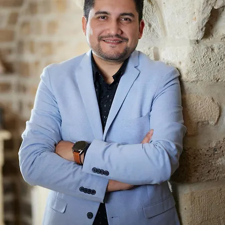 Le Relais Montmartre 4*