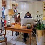 فندق لو روليه مونمارتر باريس