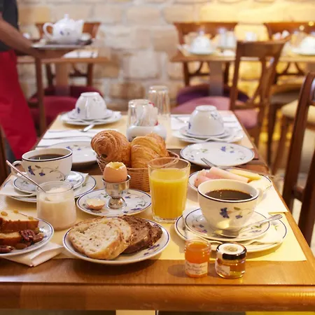 Le Relais Montmartre 4* Paris