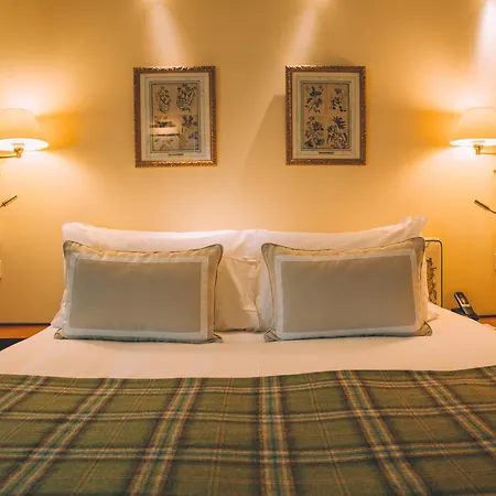 Le Relais Montmartre Hotel