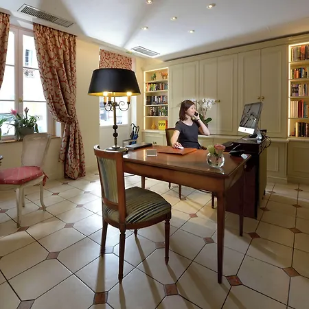 Le Relais Montmartre Paříž