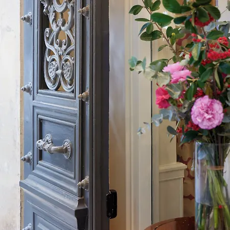 Le Relais Montmartre 4* Parigi