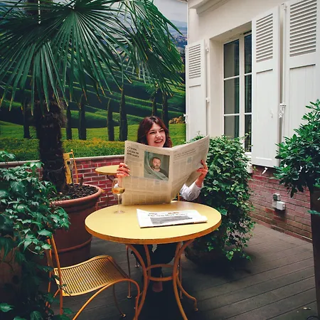 Hotel Le Relais Montmartre Paříž