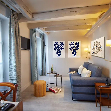 Le Relais Montmartre 4*