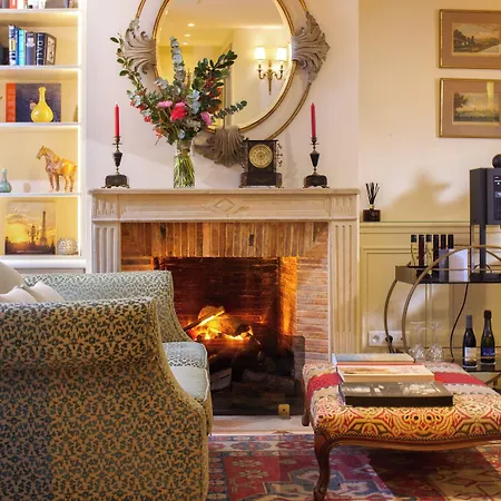 Le Relais Montmartre Hotel 4*