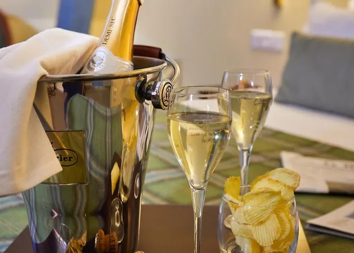 르 를레 몽마르트르 호텔 4*