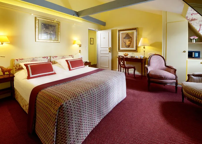 Le Relais Montmartre Paris