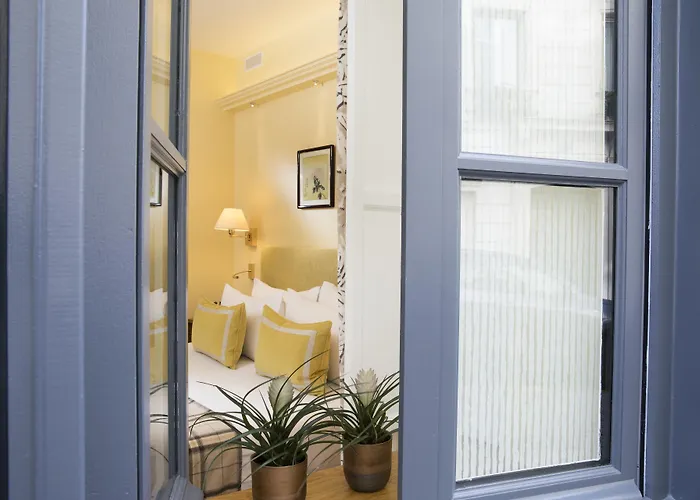 Le Relais Montmartre