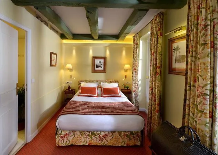 호텔 르 를레 몽마르트르 4*