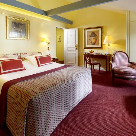 Le Relais Montmartre Paris