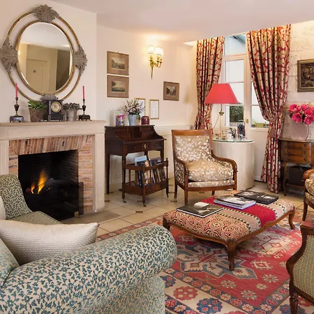 Le Relais Montmartre Hotel 4*