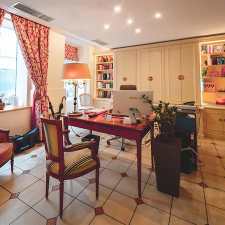 Le Relais Montmartre 4*