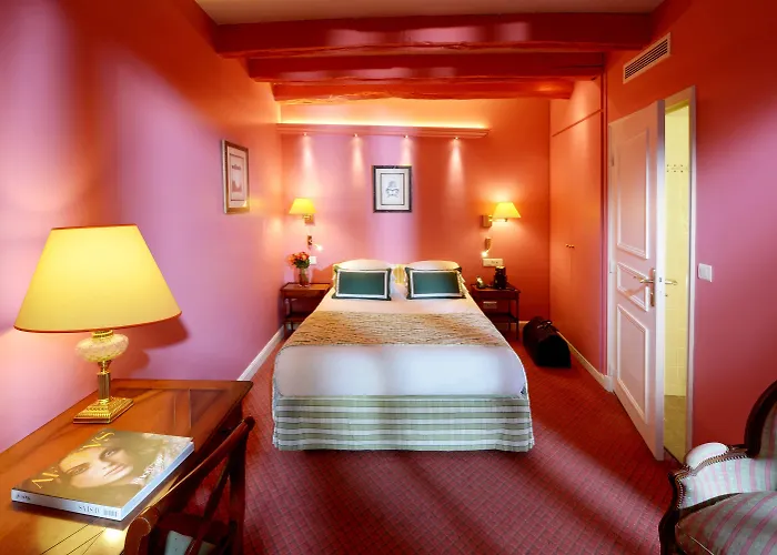 Le Relais Montmartre 4*