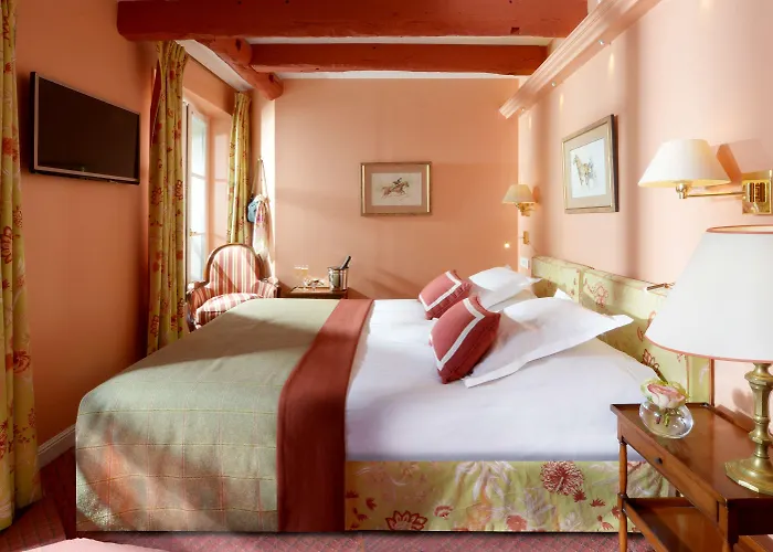 Le Relais Montmartre Hotel 4*